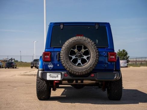 Used 2018 Jeep Wrangler Unlimited Rubicon w/ Dual Top Group AWD/4WD image 6