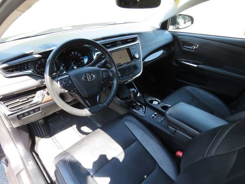 Used 2014 Toyota Avalon Limited w/ Technology Package FWD image 11