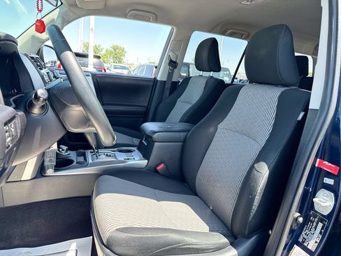 Used 2016 Toyota 4Runner SR5 AWD/4WD image 11