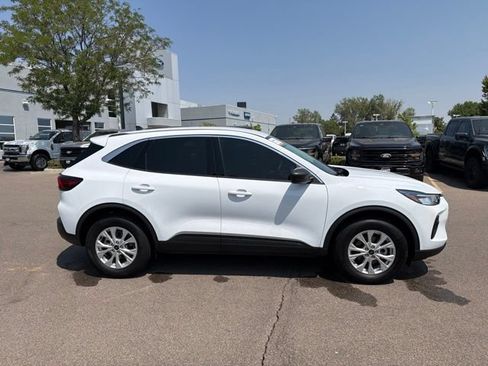 Certified 2024 Ford Escape Active w/ Tech Pack #1 AWD/4WD image 9