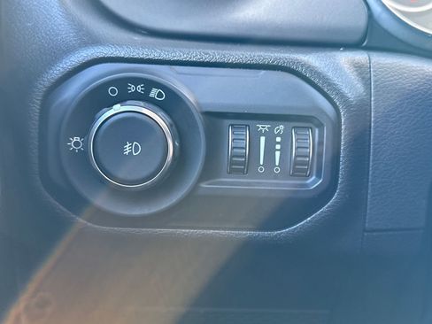 Used 2022 Jeep Wrangler Unlimited Willys image 28