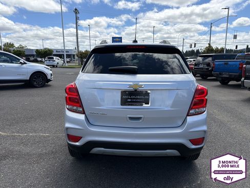Used 2022 Chevrolet Trax LT w/ LT Convenience Package AWD/4WD image 4