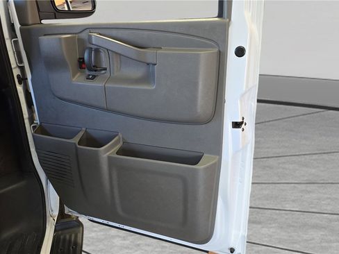 Used 2023 Chevrolet Express 3500 LT w/ LT Preferred Equipment Group image 28