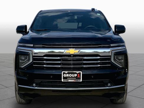 Used 2026 Chevrolet Suburban LT w/ Comfort Package RWD image 4