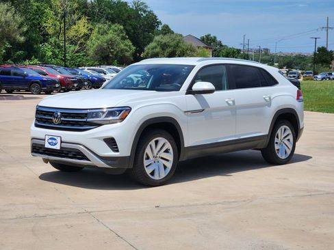Used 2023 Volkswagen Atlas Cross Sport SE FWD image 3