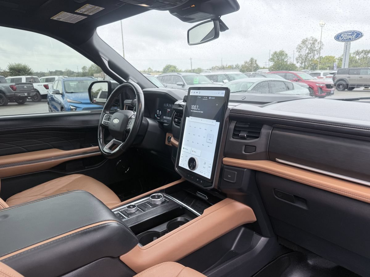 Used 2022 Ford Expedition Max Platinum AWD/4WD image 15