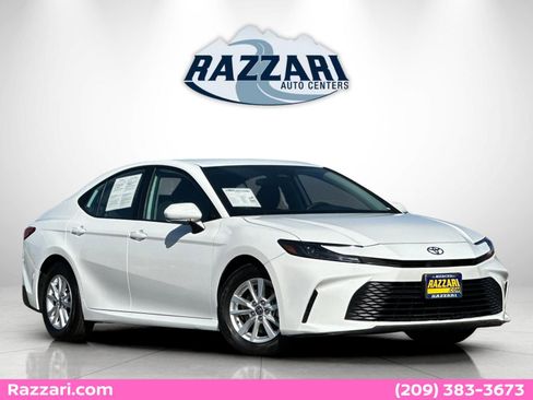 Used 2025 Toyota Camry LE FWD image 1