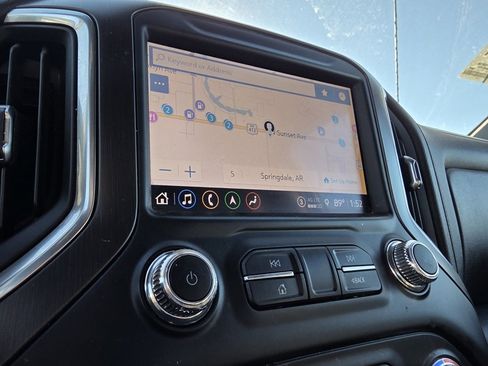 Used 2022 GMC Sierra 2500 AT4 w/ AT4 Preferred Package image 16