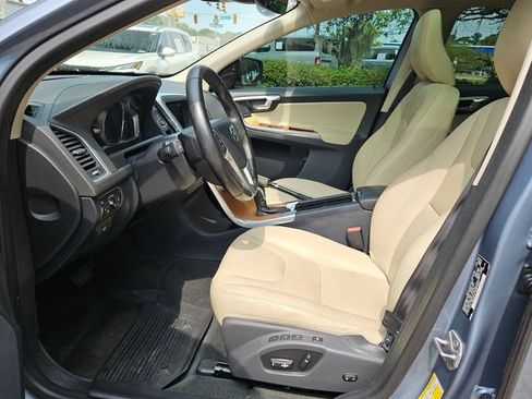 Used 2017 Volvo XC60 T6 Inscription w/ Climate Package AWD/4WD image 10