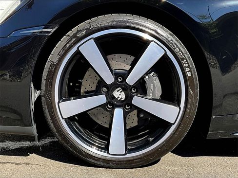 Certified 2025 Porsche 911 Carrera image 14