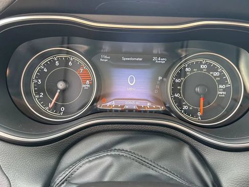 Used 2021 Jeep Cherokee Limited AWD/4WD image 2