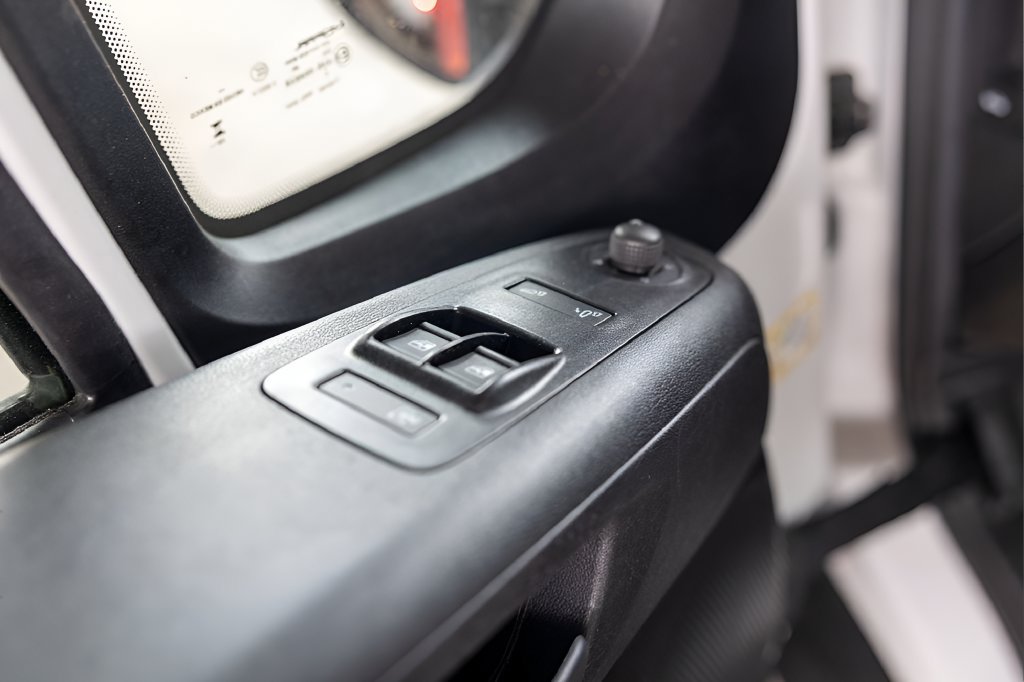 Used 2025 RAM ProMaster 2500 w/ Convenience Group FWD image 27