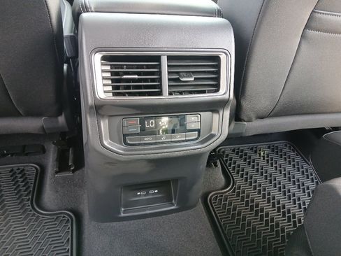 New 2026 Volkswagen Atlas SE FWD image 20