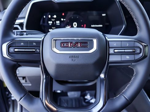 New 2026 GMC Canyon AT4 AWD/4WD image 13