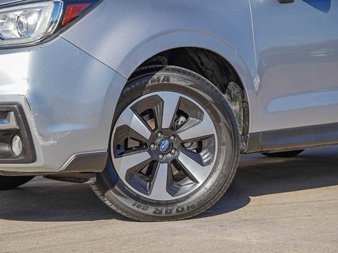 Used 2017 Subaru Forester 2.5i Limited image 2