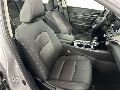 Used 2024 Nissan Altima 2.5 SV image 19