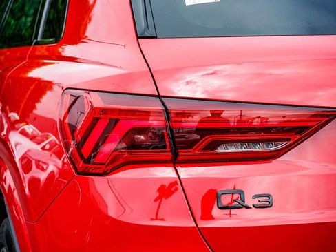 Used 2025 Audi Q3 2.0T Premium w/ Convenience Package image 9