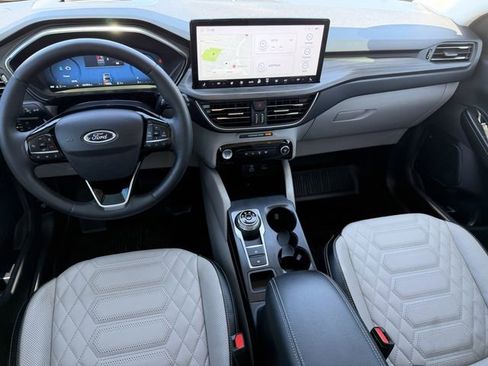 Used 2023 Ford Escape SE w/ PHEV Premium Package FWD image 15