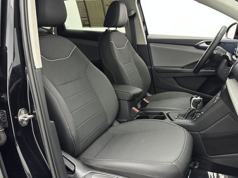 Used 2024 Volkswagen Taos SE image 34