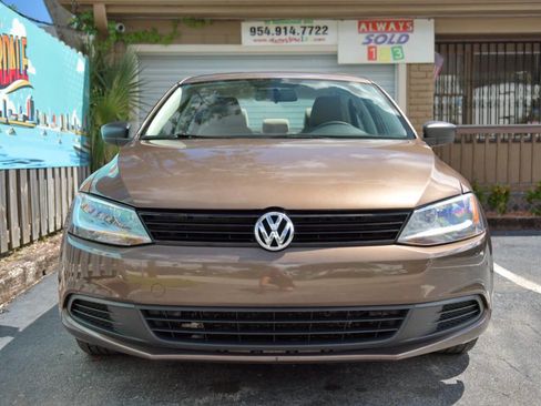 Used 2014 Volkswagen Jetta S image 2