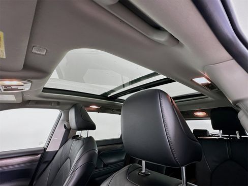 Used 2024 Toyota Highlander Platinum image 23