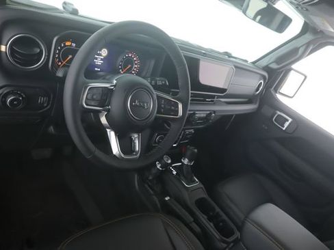 Used 2026 Jeep Wrangler Sahara image 17