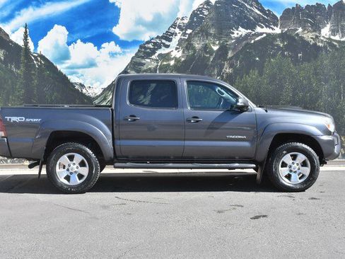 Used 2014 Toyota Tacoma 4x4 Double Cab w/ TRD Sport Package image 2
