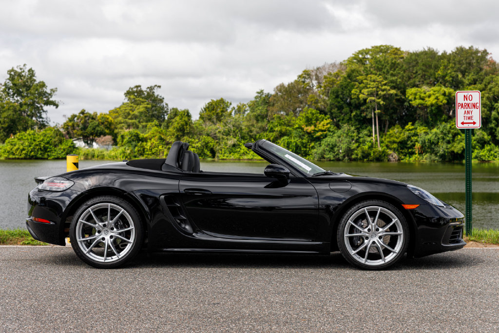 Used 2025 Porsche 718 Boxster RWD image 4