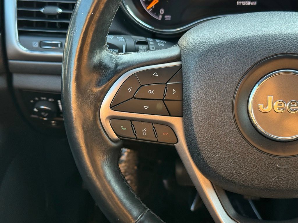 Used 2018 Jeep Grand Cherokee Altitude AWD/4WD image 25