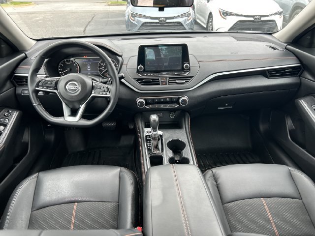 Used 2020 Nissan Altima 2.5 SR w/ Premium Package FWD image 13