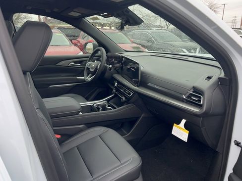 New 2026 Chevrolet Traverse LT w/ Sun and Wheel Package image 4