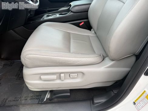 Certified 2024 Honda Passport EX-L image 14