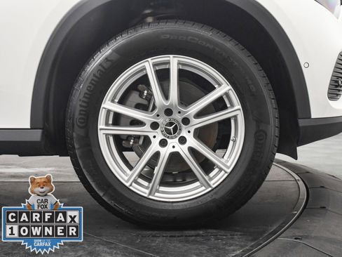 Used 2025 Mercedes-Benz GLC 300 4MATIC image 34