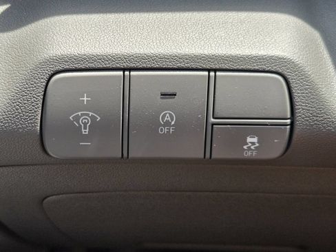 Certified 2025 Hyundai Elantra SE FWD image 27