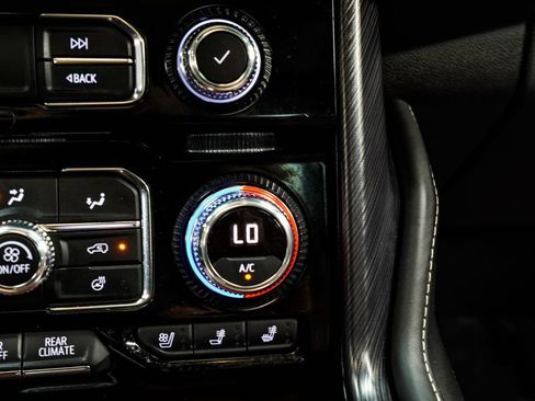 Used 2023 GMC Yukon Denali Ultimate AWD/4WD image 30