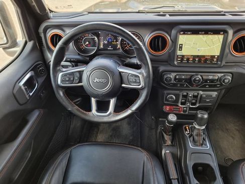 Used 2023 Jeep Gladiator Mojave AWD/4WD image 12