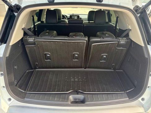 Used 2025 Nissan Pathfinder Platinum w/ Cargo Package FWD image 5