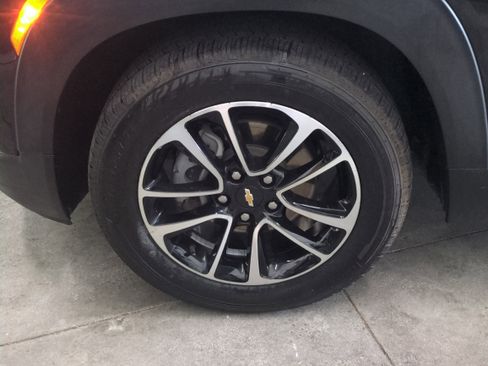 Used 2024 Chevrolet TrailBlazer LT image 11