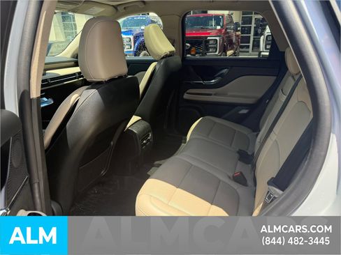 Used 2025 Lincoln Corsair Grand Touring AWD/4WD image 10