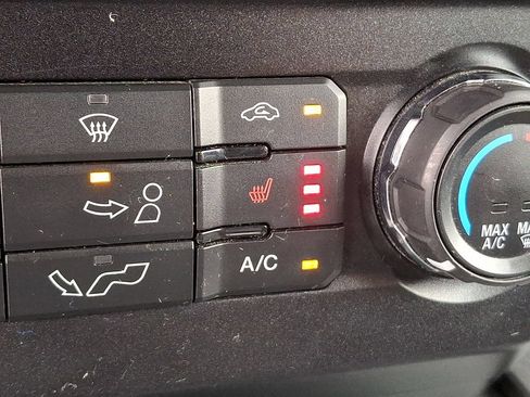 Used 2019 Ford F150 XLT w/ Equipment Group 302A Luxury AWD/4WD image 27