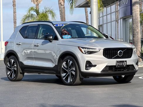 Certified 2023 Volvo XC40 B5 Ultimate AWD/4WD image 7