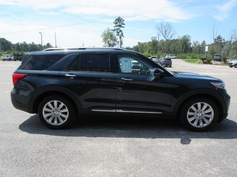 Used 2022 Ford Explorer Limited w/ Equipment Group 301A RWD image 6