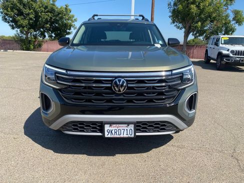 Used 2024 Volkswagen Atlas Peak Edition SE AWD/4WD image 3
