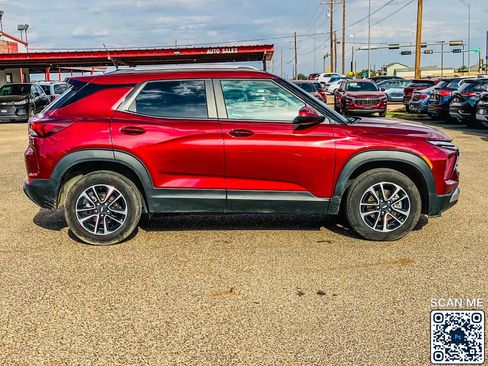 Used 2024 Chevrolet TrailBlazer LT w/ Driver Confidence Package AWD/4WD image 9