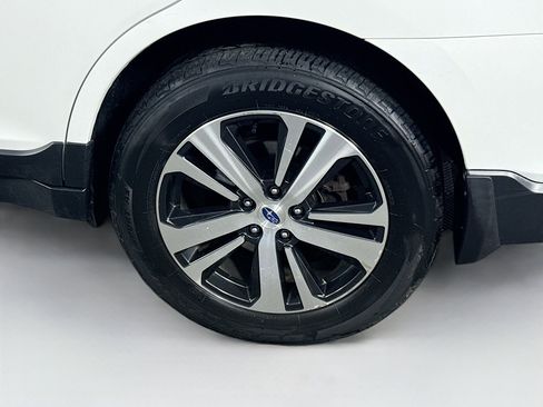 Used 2019 Subaru Outback 2.5i Limited w/ Popular Package #2 image 9