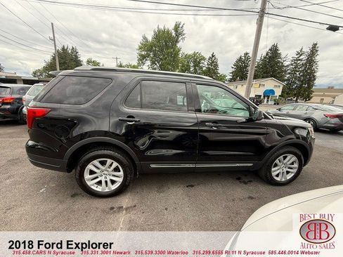 Used 2018 Ford Explorer XLT AWD/4WD image 2