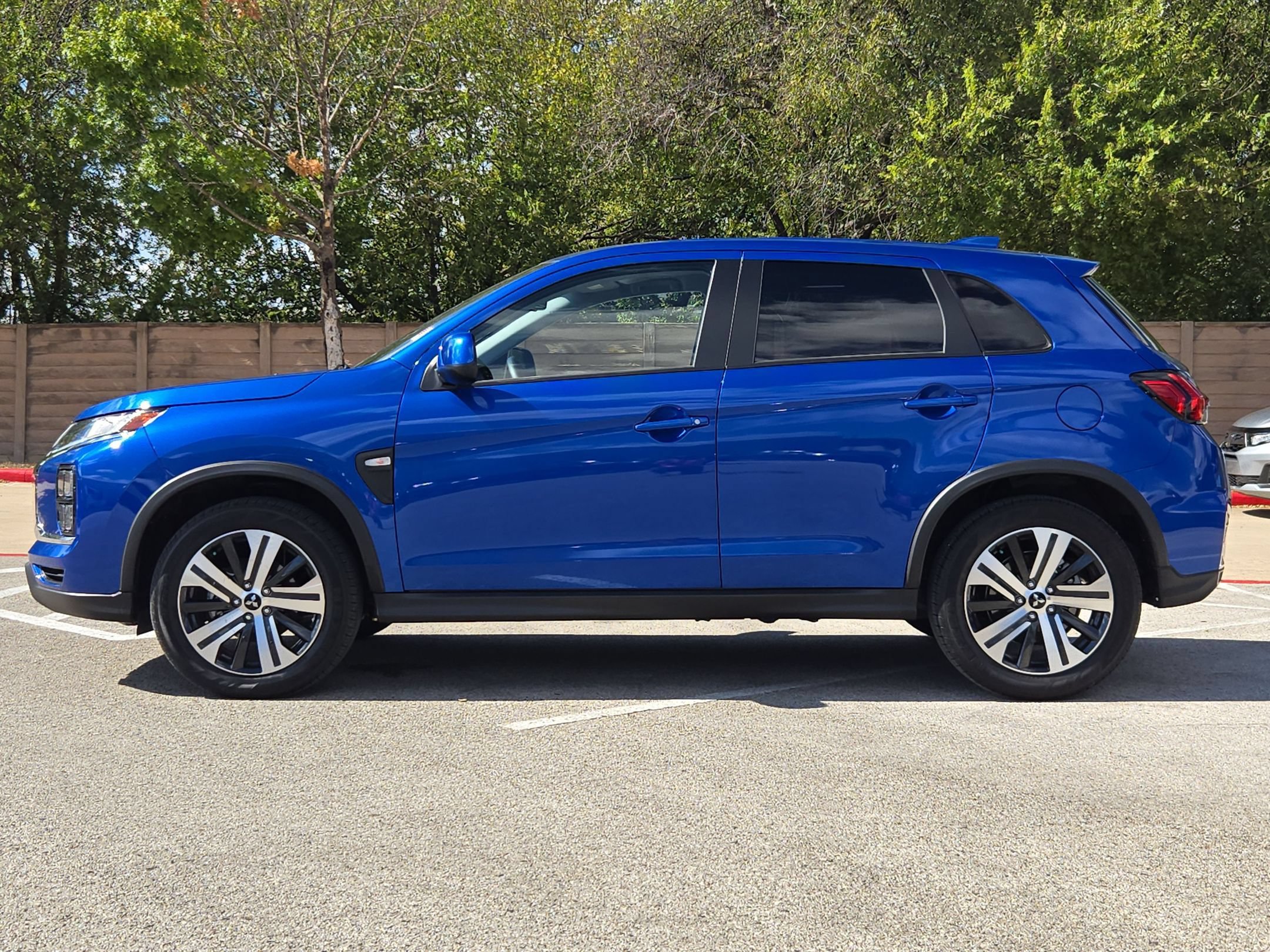 Used 2026 Mitsubishi Outlander Sport ES AWD/4WD image 6