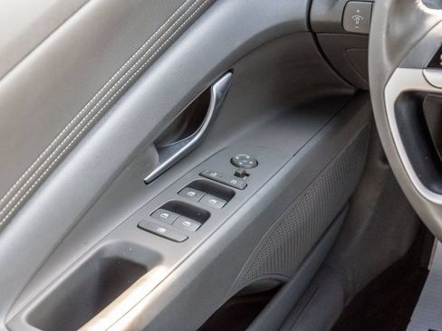 Used 2025 Hyundai Elantra Sport FWD image 25