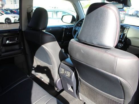 Certified 2024 Toyota 4Runner TRD Off-Road Premium w/ Moonroof Package AWD/4WD image 27