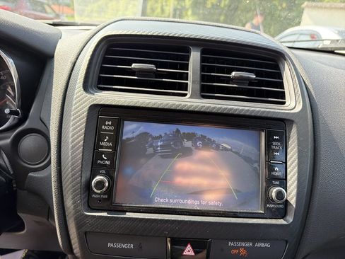 Used 2020 Mitsubishi Outlander Sport ES AWD/4WD image 25
